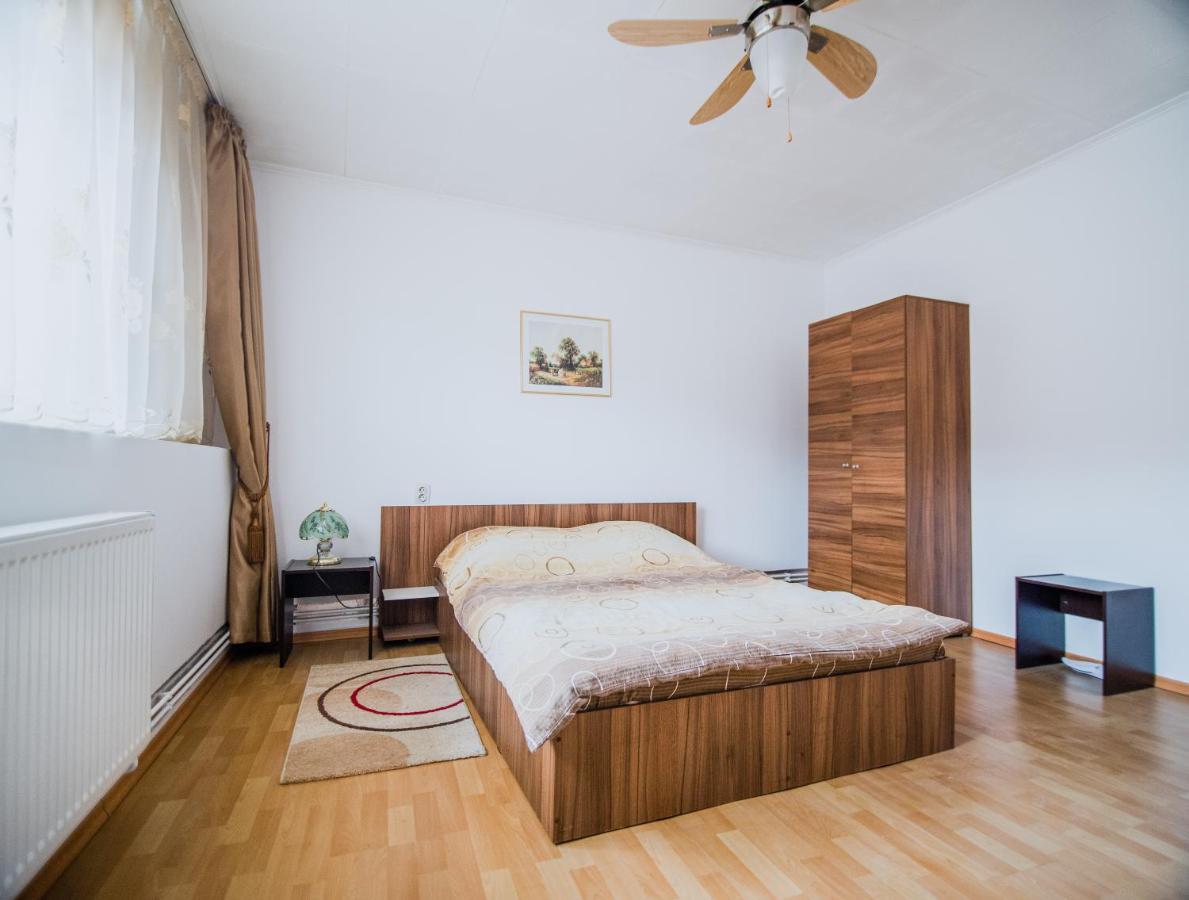 Transylvania Guest House Braşov Esterno foto
