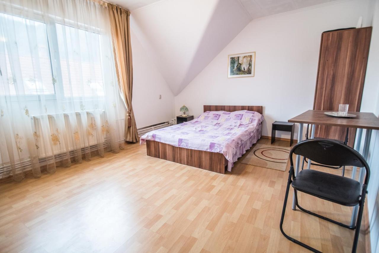 Transylvania Guest House Braşov Esterno foto