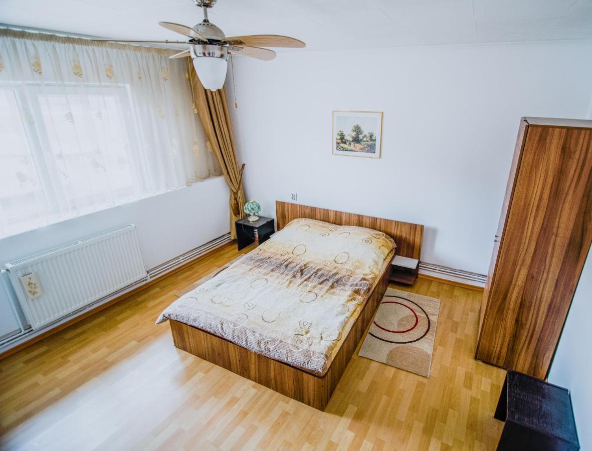 Transylvania Guest House Braşov Esterno foto