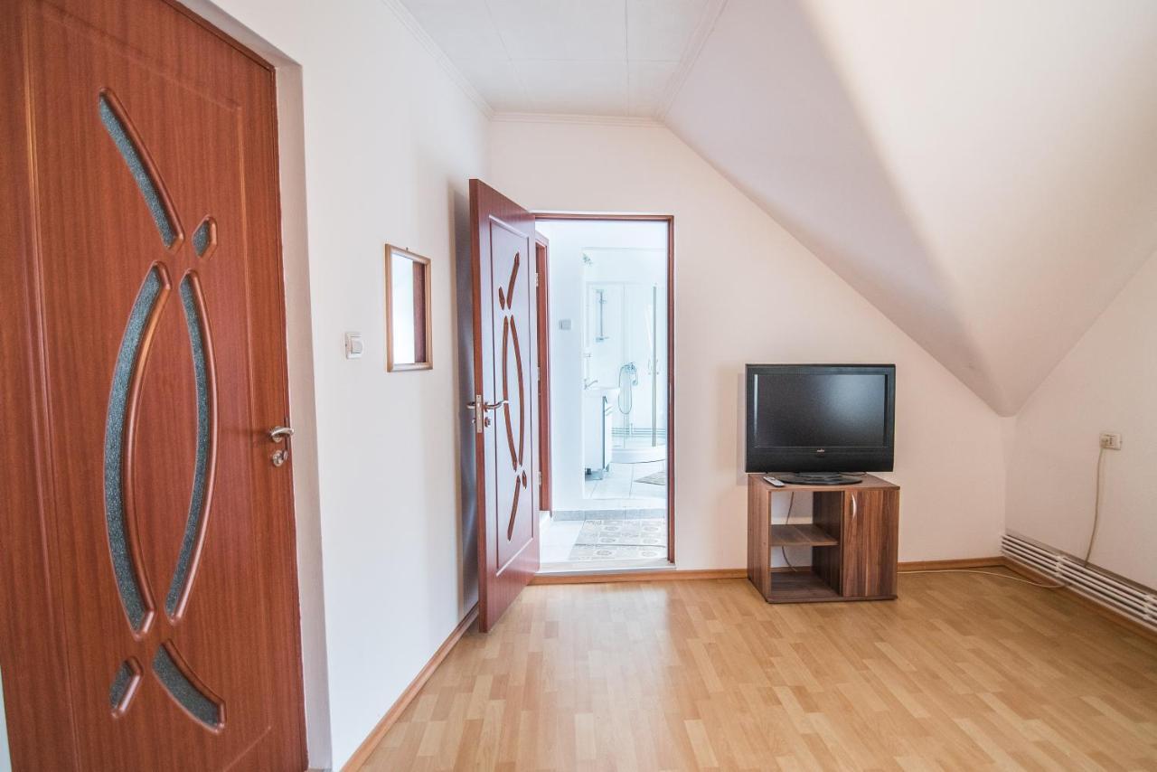 Transylvania Guest House Braşov Esterno foto
