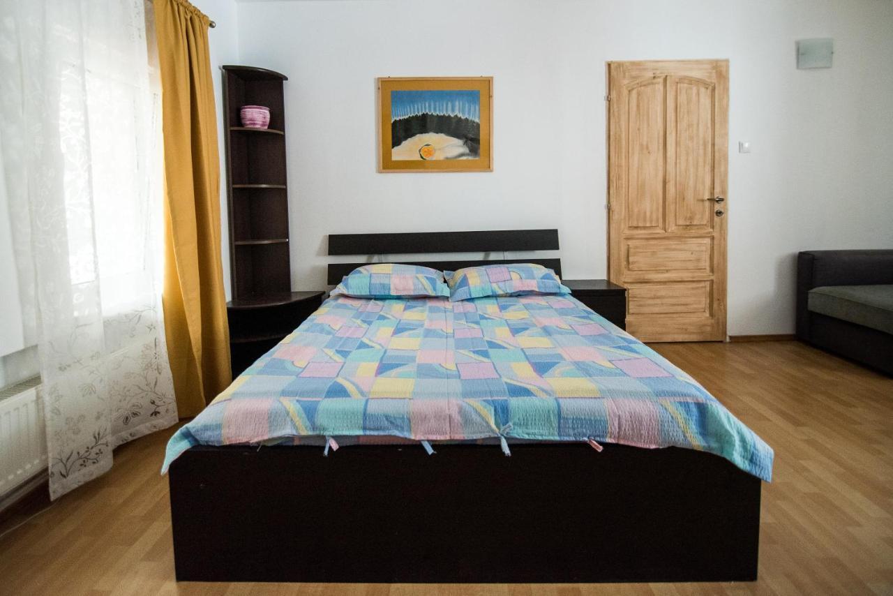 Transylvania Guest House Braşov Esterno foto