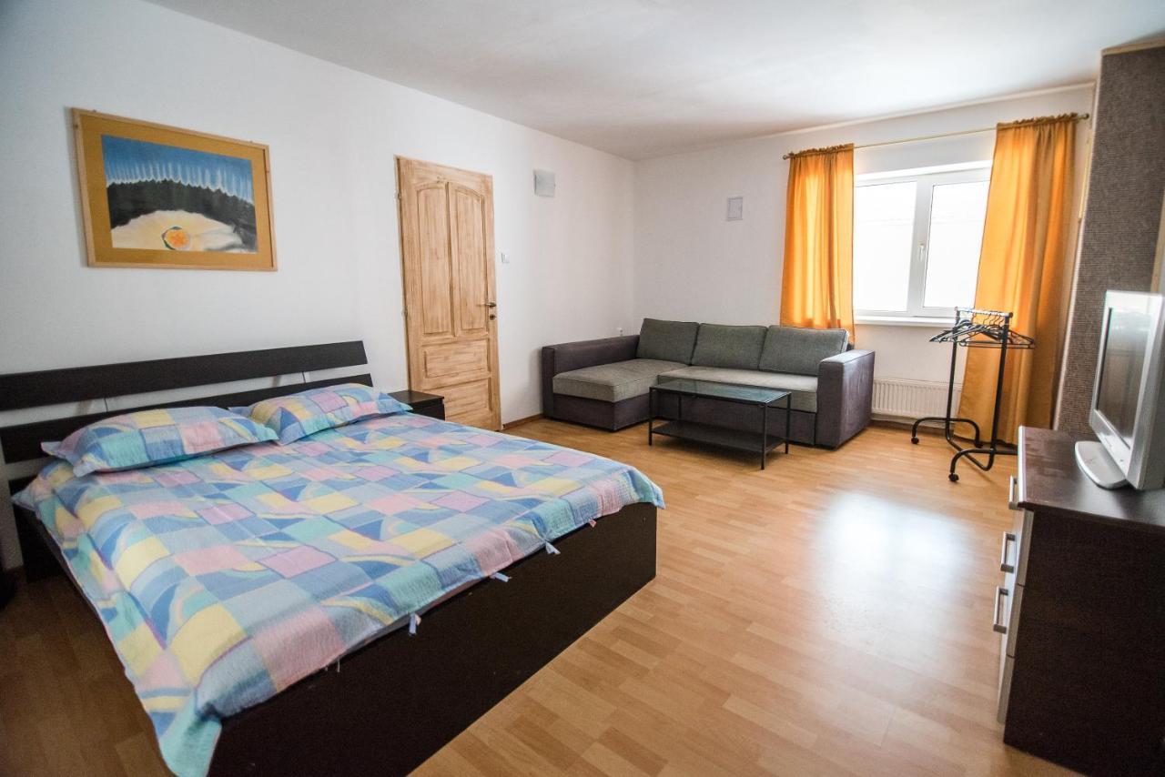 Transylvania Guest House Braşov Esterno foto