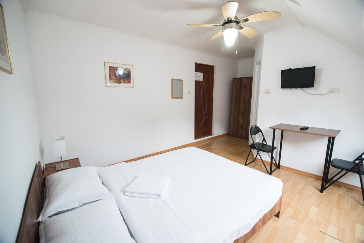 Transylvania Guest House Braşov Esterno foto