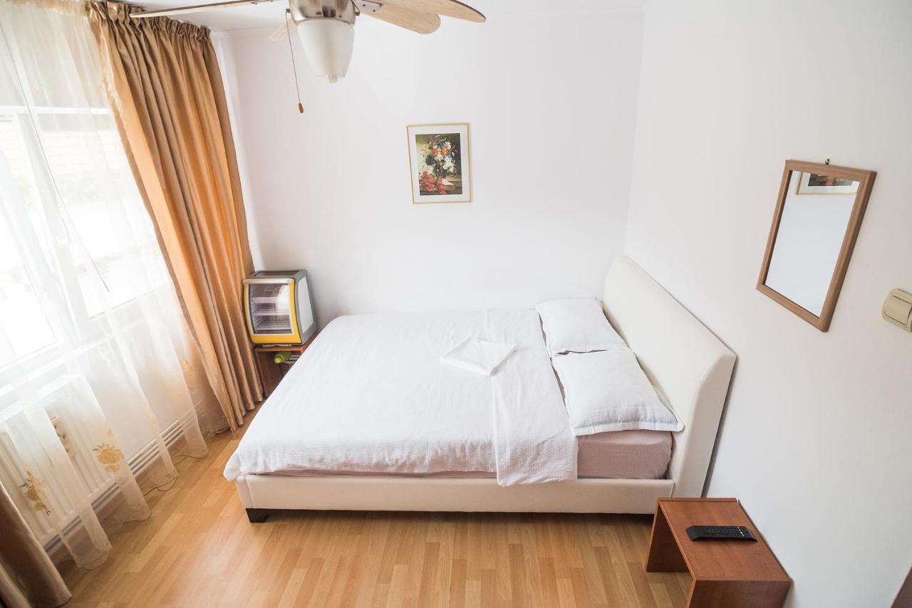 Transylvania Guest House Braşov Esterno foto