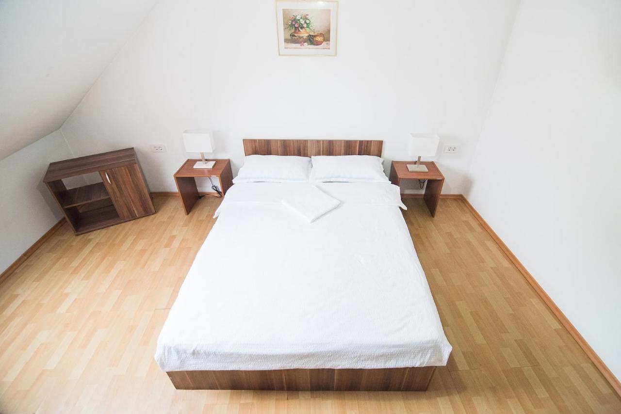 Transylvania Guest House Braşov Esterno foto