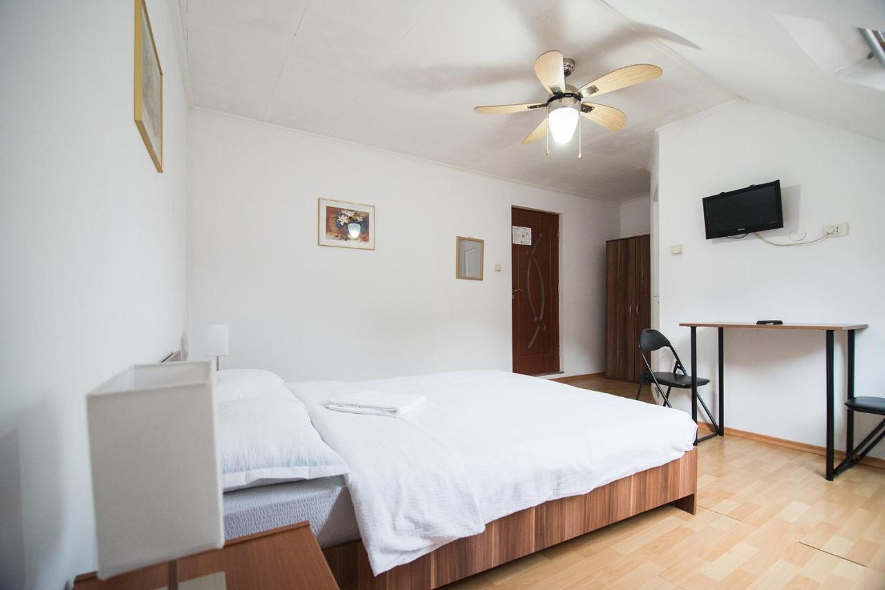 Transylvania Guest House Braşov Esterno foto