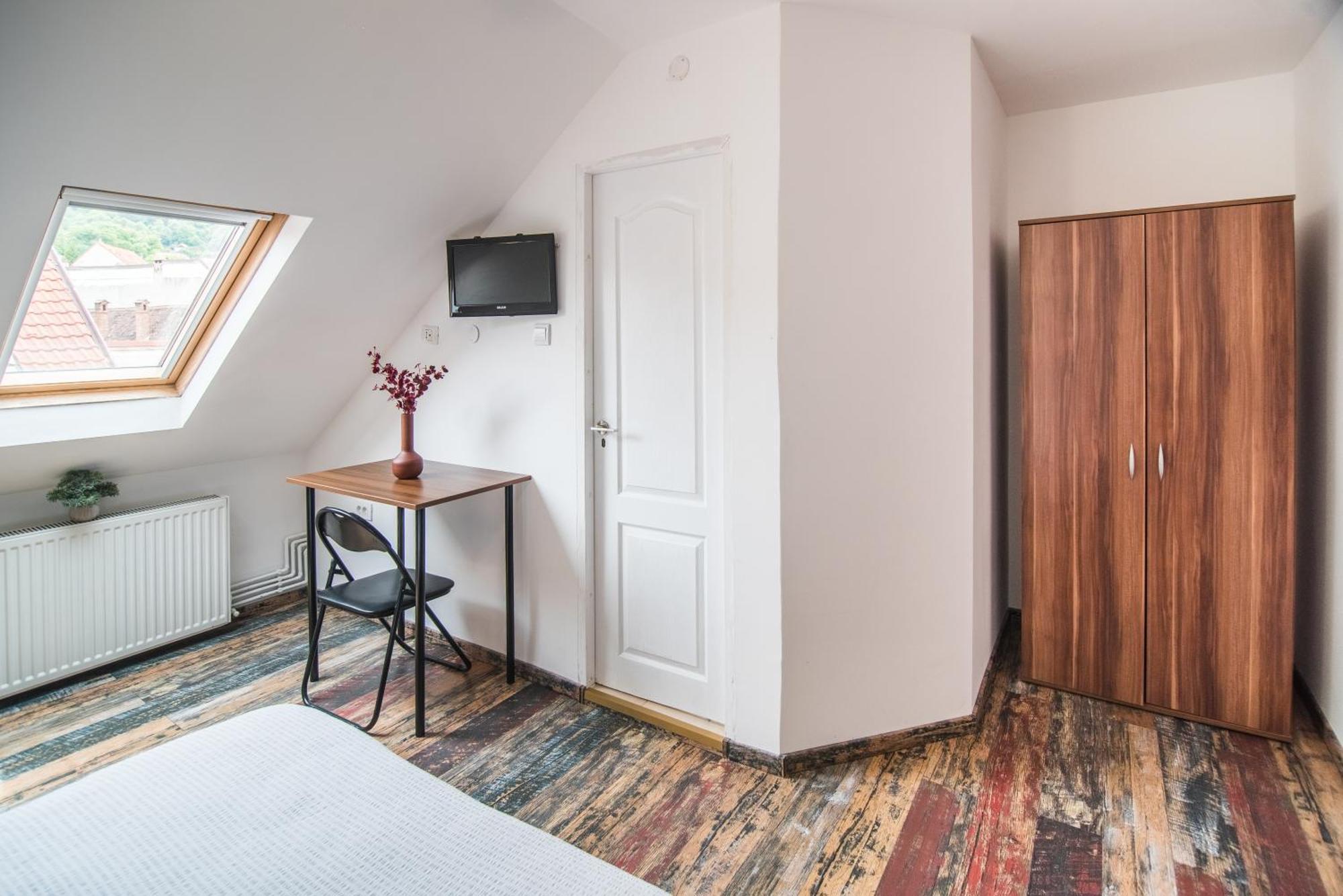 Transylvania Guest House Braşov Esterno foto